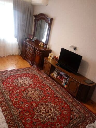 9 ci mikrorayon satilan evler: Bakı, 2 otaqlı, Köhnə tikili, m. Həzi Aslanov, 60 kv. m — 3