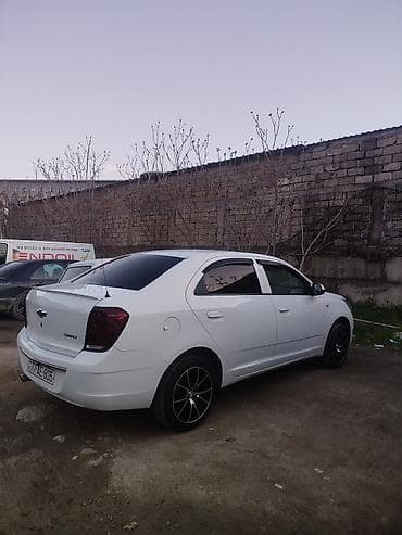 Chevrolet: Chevrolet Cobalt sedan - Kuzov: 4 qapılı sedan, ağ və qara rəng — 8