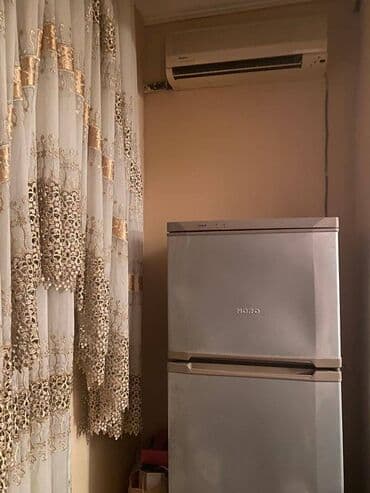 sumqayit 6 ci mikrorayon: 9 mkr Mir Cəlal küçəsində 1 otaq 2 otaqa düzəlmiş ev kirayə verilir — 4