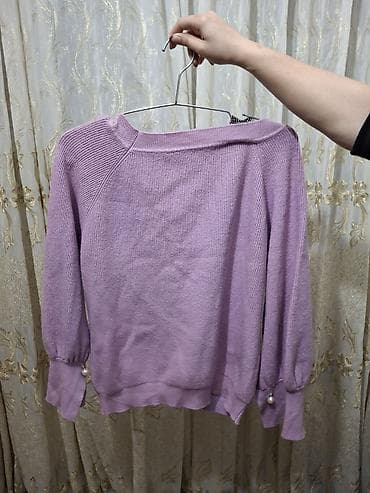 palt: Məhsul: Qadın sviteri. 2 3 dəfə geyinilib.M ölçü — 2