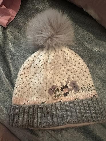 Baş geyimləri: Uşaq üçün toxunma qış papağı - Rənglər: krem və boz tonlarda - Üst — 1