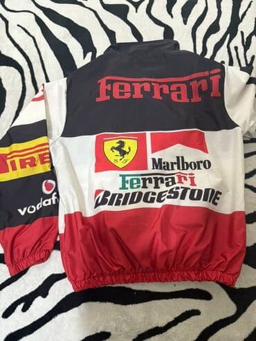 uzun kurtqa: Ferrari temalı yarış jaketi - Rənglər: qara, qırmızı və ağ blok — 1