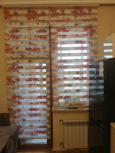 Hazır Jalüz pərdə satılır, qapı tərəf uzunluğu 2.90, eni 87sm.,pəncərə
