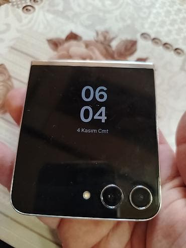 samsung z flip 3: Samsung Galaxy Z Flip 5, 512 GB, rəng - Ağ — 2