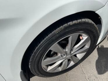 kia optima 2019: Hyundai Accent: 1.6 l | 2011 il Sedan — 29