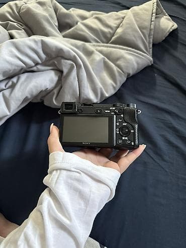 osmo mobile 6: Sony Alpha a6300 güzgüsüz fotoaparat + E PZ 16–50mm f/3.5–5.6 OSS — 3