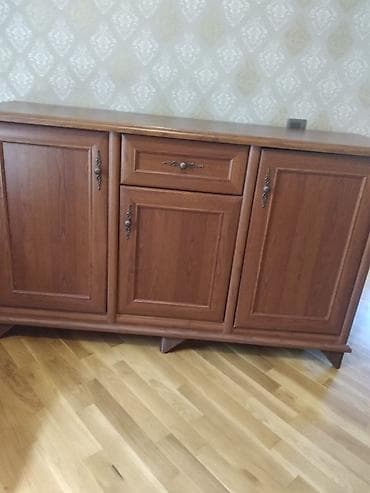 televizo: Klassik üslubda qəhvəyi ağac teksturalı mebel dəsti: komod, trumo — 8