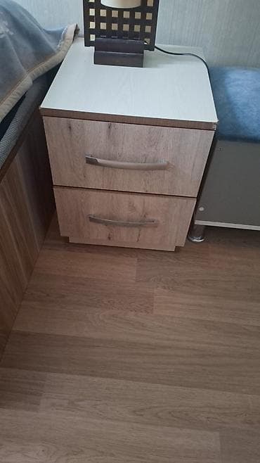 divan hovsan: Çarpayi. tumuçka 2 eded. kamod dolab.Hamisi birge 350 man.Unvan Hovsan — 2