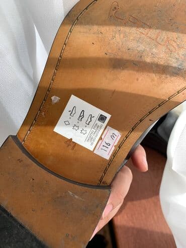 Səndəl və şəp-şüplər: PELUSO markası material : dəri 41 razmer 115 azne alınıb 30 azn — 5