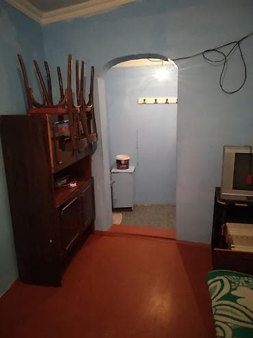 Kommersiya daşınmaz əmlakı: 2 - Plan: kiçik dəhlizdən keçidli 1 otaq, ayrıca guşədə kiçik mətbəx — 2