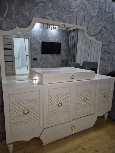 yazı stolu modelleri: Güzgülü — 3