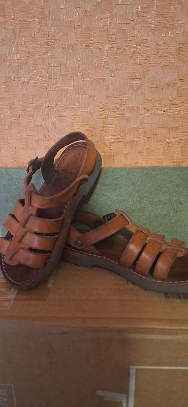 Yunanıstanda istehsal olunmuş həqiqi dəri sandallar - Material: 100%