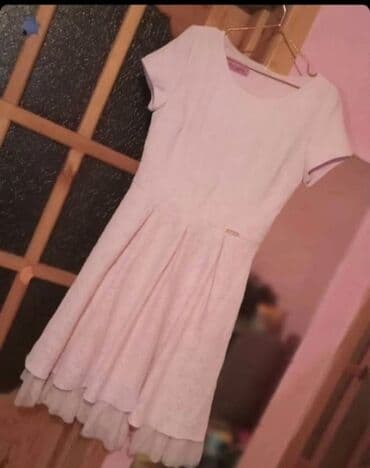 toxunma yun donlar: Məhsul: Qadın geyimləri – 2 paltar 1) Açıq çəhrayı qısaqoll paltar - — 2