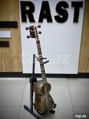 sintezator almaq: Qədimi Tar 70-80 ilə yaxın yaşı var Ustası; Peto ( Bahadur ustanın — 1