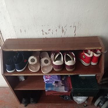 2ci el dehliz dolabi: Ayaggabi dolabı və asilgan ikisinin giymeti 20 manat tek tek de — 1