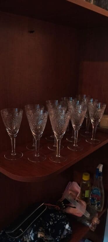 qab qacaq: Büllur qab-qacaq dəsti - Şəkillərdəki dəst müxtəlif ölçülü kəsimli — 9