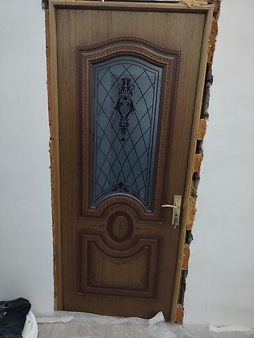 taxta gapilar: 8 ədəd Rusiya qapısı 7 ədədi 90x205 1 ədədi 1.30x205 Ünvan — 3