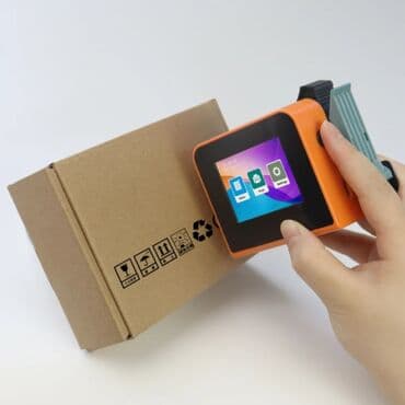 bu s920 yazır: Portativ əl çap maşını müxtəlif səthlərdə, o cümlədən karton, metal — 2