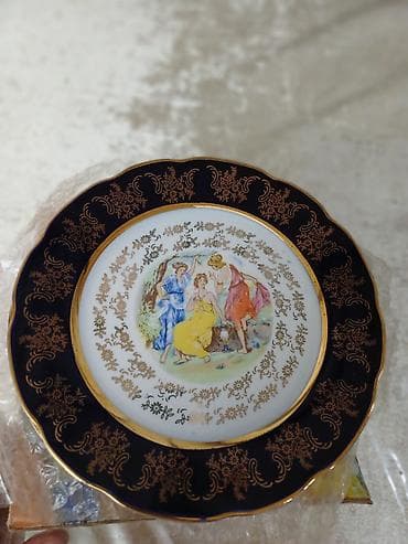 kofe qablari: Çex kobaltdi. 25il əvvəl alinib. şirniyyat qabı 50 azn 6 boşqab — 5