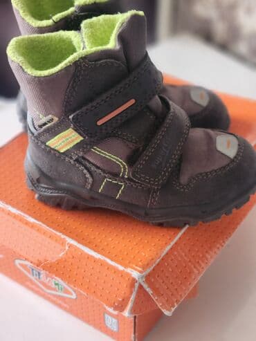 toxunma corablar: Çəkmələr, Uniseks, 22 — 4