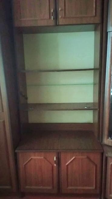 en ucuz mebeller: Klassik üslubda iri divar şkafı. Her Şkafın qiymeti 35 AZN. Bütov — 5