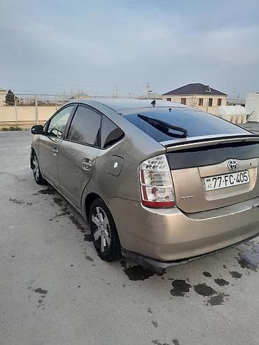 ağ 07 sekilleri: Toyota Prius hibrid sedan tecili satlir - Model: Toyota Prius (2-ci — 3