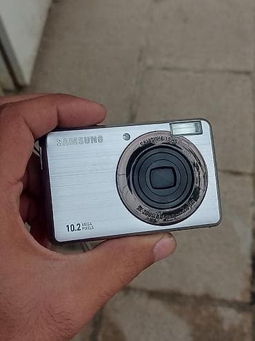 Samsung PL50 kompakt fotoaparat Ustaya gostermek lazimdir - 10.2 MP — 1