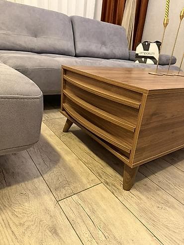 Mebel: Taxta çay/qəhvə masası - Material: Təbii ağac teksturasını əks