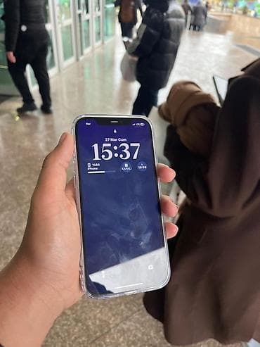 şəffaf kabro: Şəffaf MagSafe uyumlu telefon qabı - Model uyğunluğu: iPhone 12 — 5