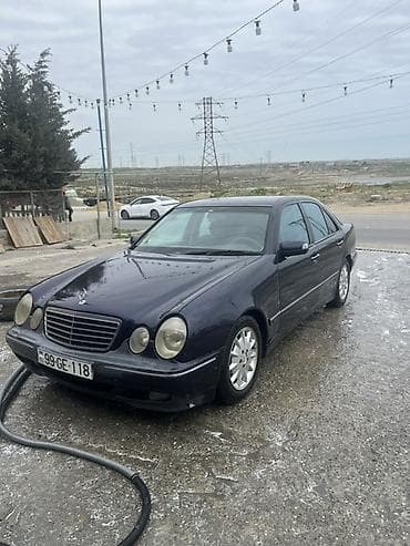 Mercedes-Benz E 220: 2.2 l | Sedan