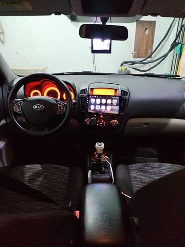 опель зафира а: Kia Ceed: 1.4 л | Хэтчбэк — 2