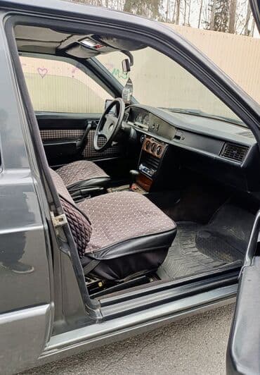qaz 31 29: Mercedes-Benz 190: 2 l | 1990 il Sedan — 10