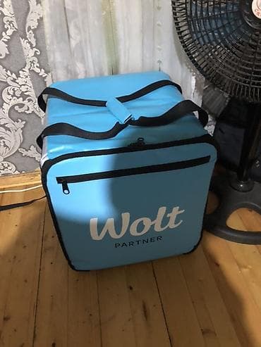 Оборудование для ресторанов, кафе: Wolt çatdırılma çantası – izotermik, böyük tutumlu. Xüsusiyyətlər: - — 2