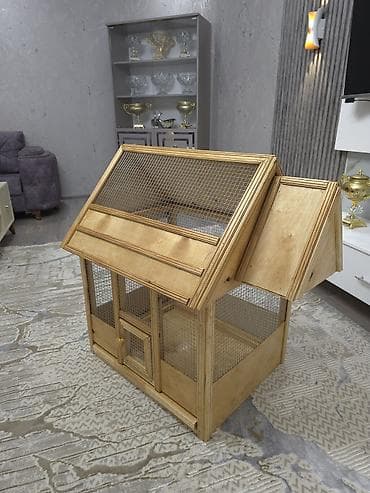 qaz şəkili: Taxta qəfəs/volyer – dekorativ ev şəklində - Material: təbii taxta — 1