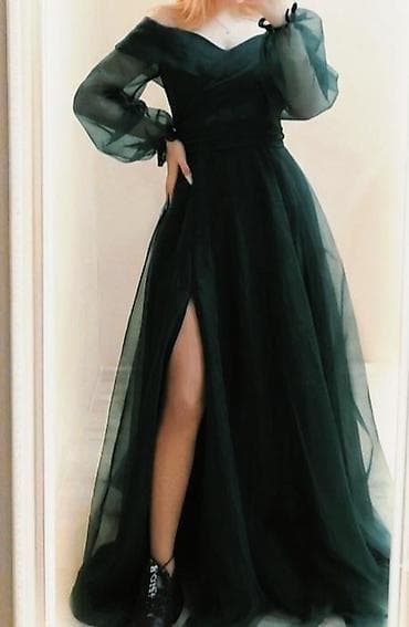 Zərif tünd-yaşıl rəngdə uzun ziyafət geyimi. - Model: A-kəsimli, yerə