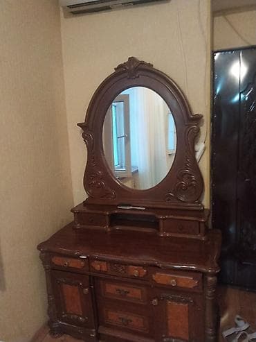 şpon: Klassik üslubda yataq otağı dəsti Tərkibi: - 2 nəfərlik taxta çarpayı — 2