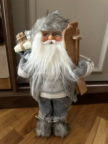 şaxta qapısı: Yeni il dekoru dəsti - Şaxta Baba fiquru: Boz-ağ rəng tonlarında — 1