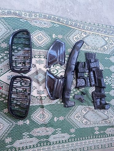 2107 ehtiyyat hisseleri: Məhsul: Avtomobil üçün ön radiator barmaqlığı (çərçivə + şaquli — 4