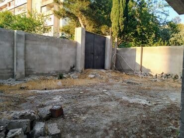 sumqayit 17 mkr: Əhmədli 4 otaqlı, 250 kv. m, Təmirsiz — 2