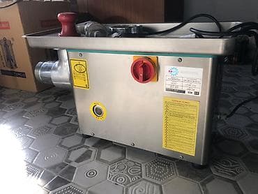 Professional ət çəkən maşınlar: * Marka: **Bosfor** * Model: **UKM-22M** * Növü: **Ət çəkən maşın** * — 1