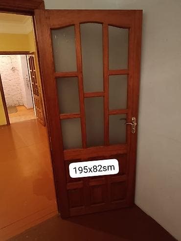 Taxta otaq qapısı – şüşəli model Ölçü: 195 x 82 sm (standarta yaxın — 1