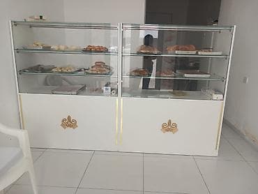 2eded quru vitrin birlikde 480 Azn. Olchuleri her biri 1.20m. Bir