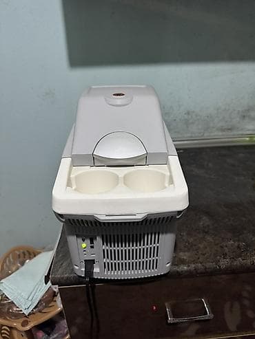 soyudcu: Avtomobil üçün portativ soyuducu/isitməli mini soyuducu - 12V — 3