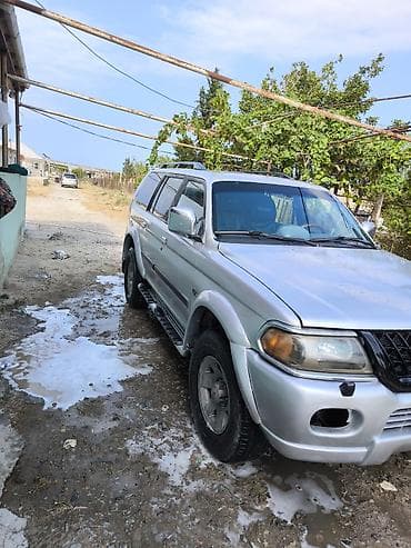 Mitsubishi Pajero/Montero (5 qapılı SUV) – Qabaq potbires qoyulmali