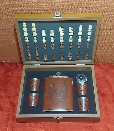 gitara qabi: İçki qabı dəsti şahmat lövhəsi ilə birlikdə satılır. Üzərində Alov — 5