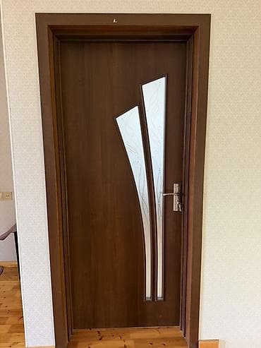 Təmir və tikinti: 5 eded otaq qapisi. Seliqeli veziyyetdedir. Sokulub heyet evidir — 2