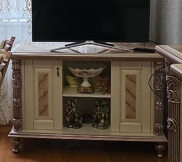 mebel alan: Kamplekt satılır 3-lü əla vəzyiyyətdədir 5.500 e alınıb.Pul lazımdır — 3
