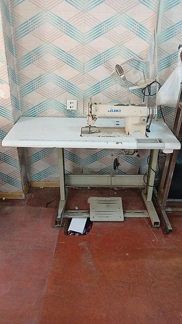tikiş fabriki: JUKI sənaye tikiş maşını – düz tikiş (single-needle, lockstitch) stolu — 1
