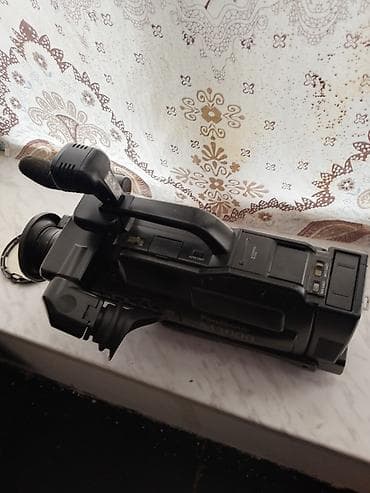 12 pro maxs: Panasonic VHS Video Kamera – M3000 - Model: Panasonic M3000 (VHS — 2
