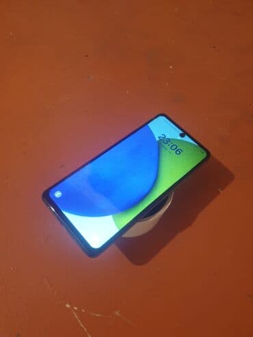 Qaşıqlar: Məhsul: Android smartfon Xüsusiyyətlər: - Ekran: Tam ekran ön panel — 2